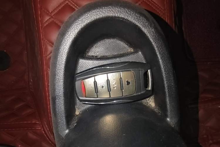 Used ORA Black Cat 2021 351 km Standard Version Interior 1