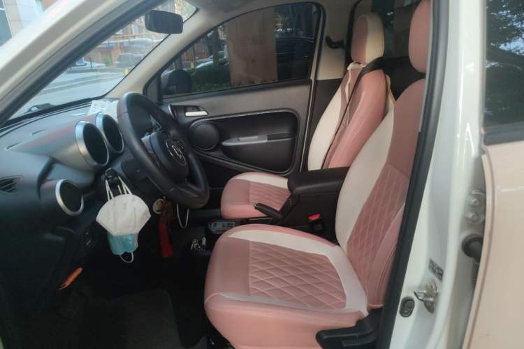 Used ORA Black Cat 2021 301 km Basic Version Left Front Seat