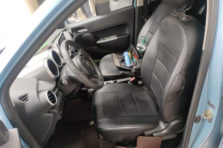Used ORA Black Cat 2021 301 km Basic Version Left Front Seat