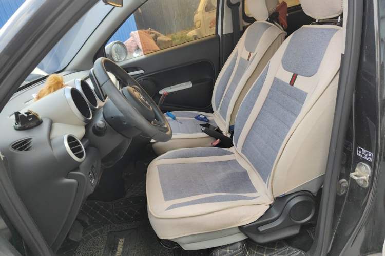 Used ORA Black Cat 2021 301 km Basic Version Left Front Seat