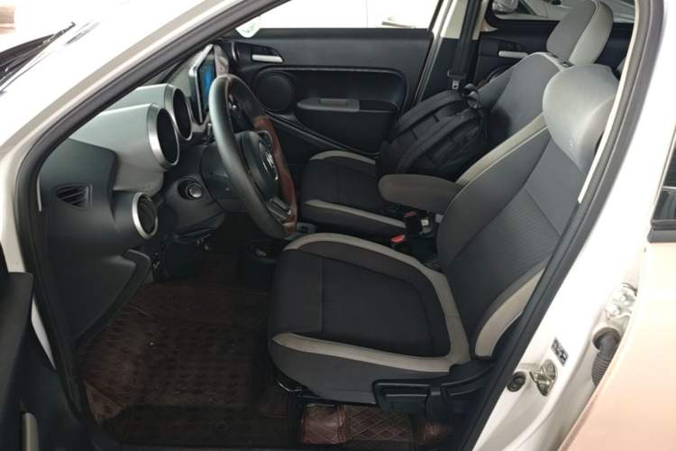 Used ORA Black Cat 2021 301km Cute Pet Edition Left Front Seat