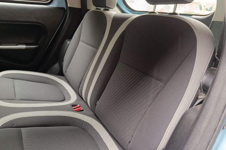 Used ORA Black Cat 2021 301 km Basic Version Left Rear Seat