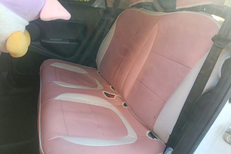 Used ORA Black Cat 2021 301 km Basic Version Left Rear Seat