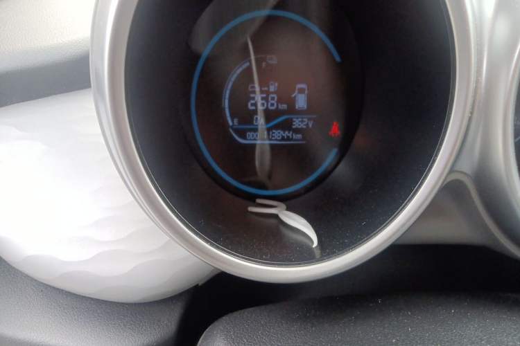 Used ORA Black Cat 2021 351 km Luxury Version Odometer Close Up