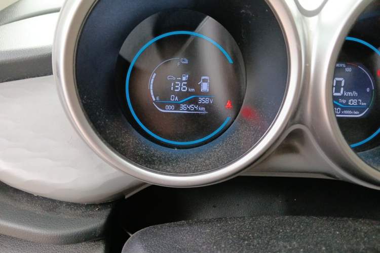 Used ORA Black Cat 2021 301km Cute Pet Edition Odometer Close Up