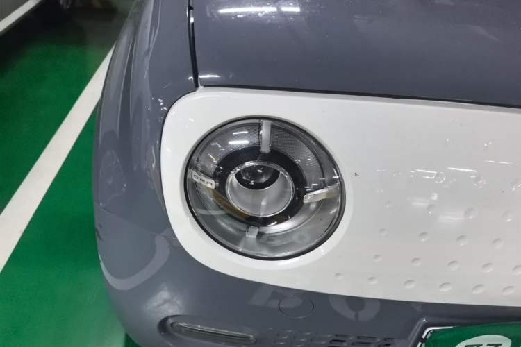 Used ORA Black Cat 2021 351 km Luxury Version Right Front Headlight