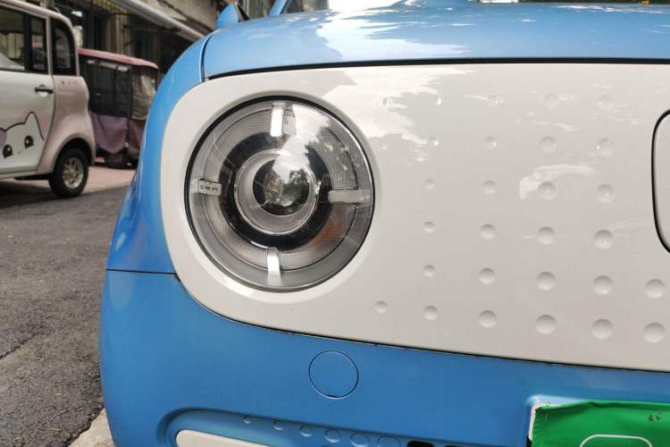 Used ORA Black Cat 2021 301 km Basic Version Right Front Headlight