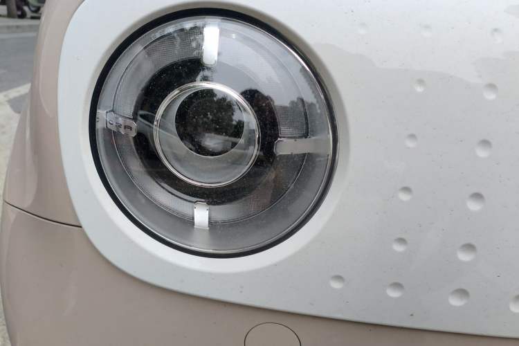 Used ORA Black Cat 2021 351 km Luxury Version Right Front Headlight