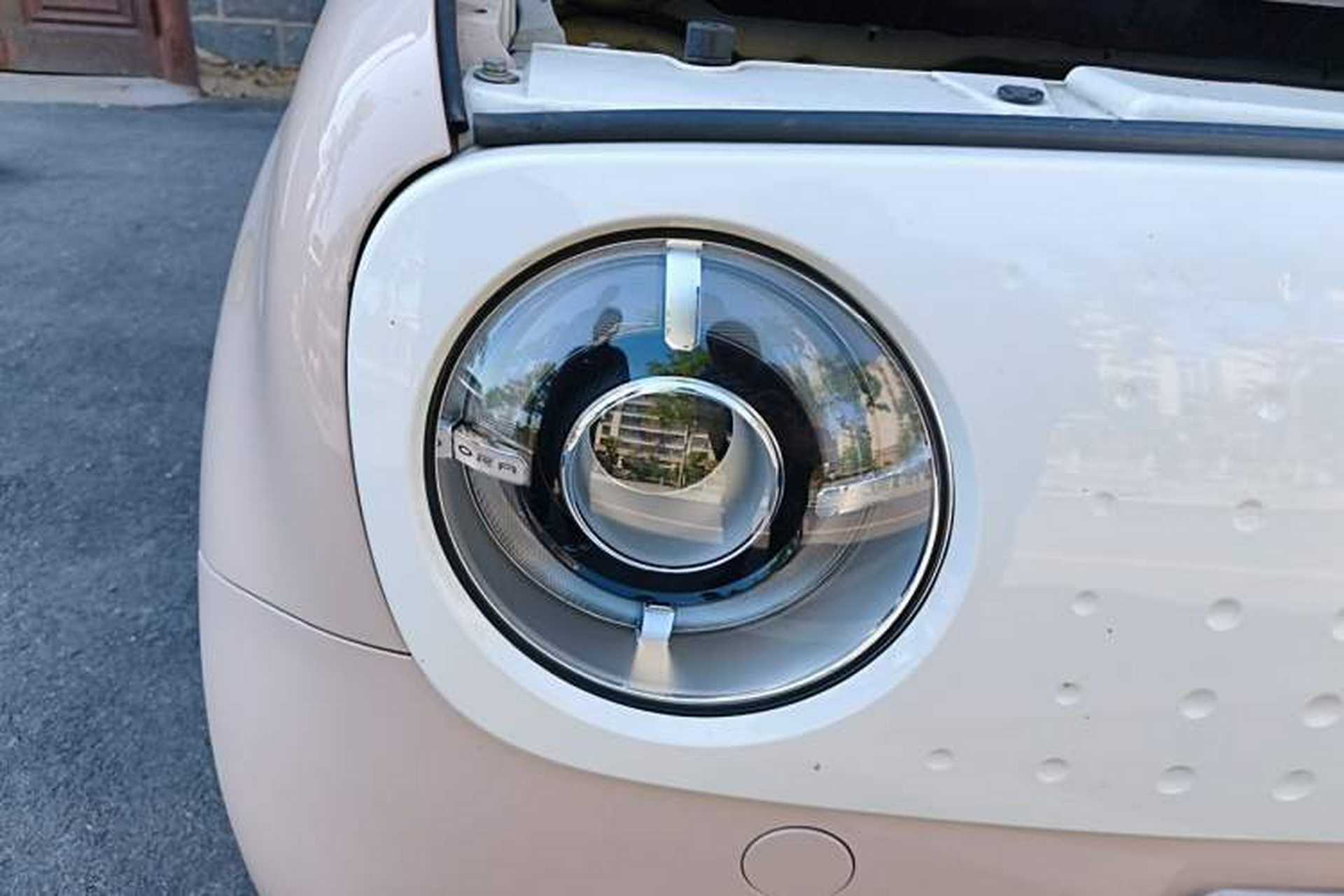 Used ORA Black Cat 2021 301 km Basic Version Right Front Headlight