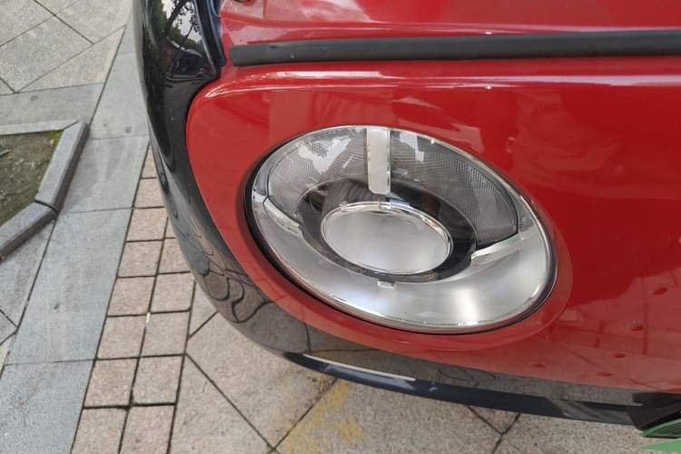 Used ORA Black Cat 2021 301 km Basic Version Right Front Headlight