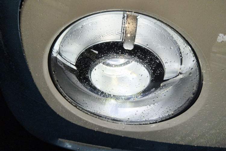 Used ORA Black Cat 2021 301 km Basic Version Right Front Headlight