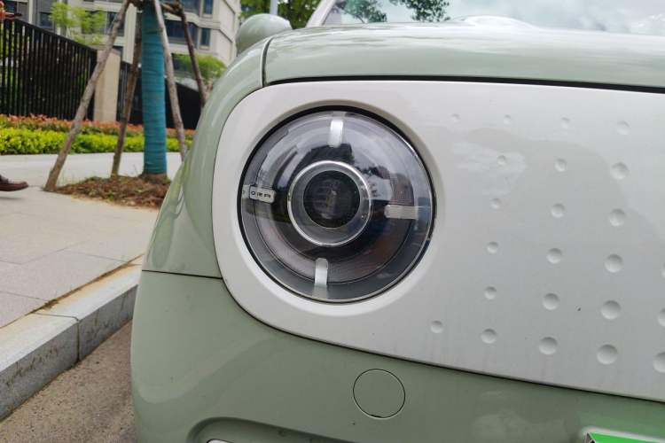 Used ORA Black Cat 2021 301km Cute Pet Edition Right Front Headlight