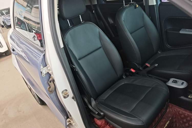 Used ORA Black Cat 2021 351 km Standard Version Right Front Seat