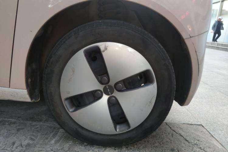 Used ORA Black Cat 2021 301 km Basic Version Right Front Wheel Hub