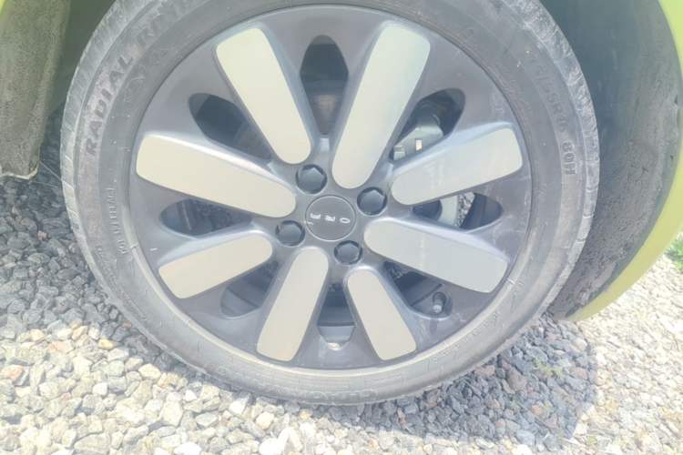 Used ORA Black Cat 2021 351 km Standard Version Right Front Wheel Hub