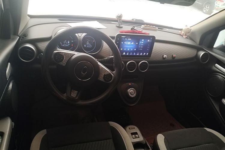 Used ORA Black Cat 2021 351 km Luxury Version Steering Wheel