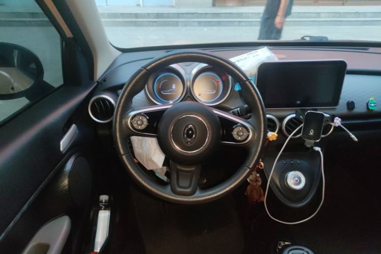 Used ORA Black Cat 2021 301 km Basic Version Steering Wheel