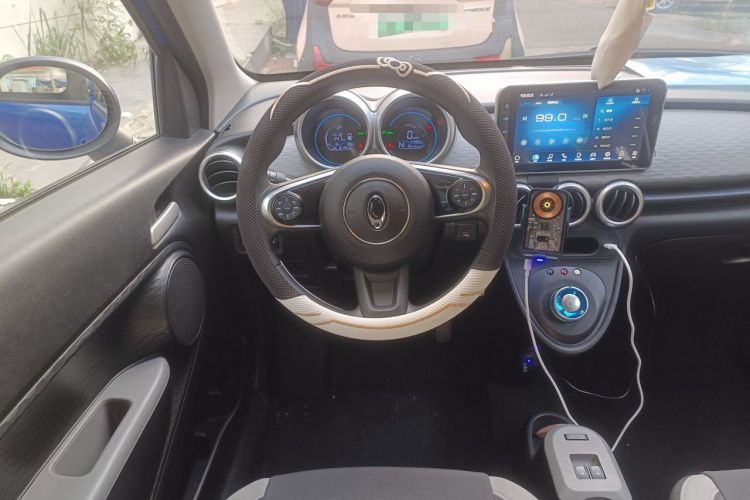 Used ORA Black Cat 2021 301 km Basic Version Steering Wheel
