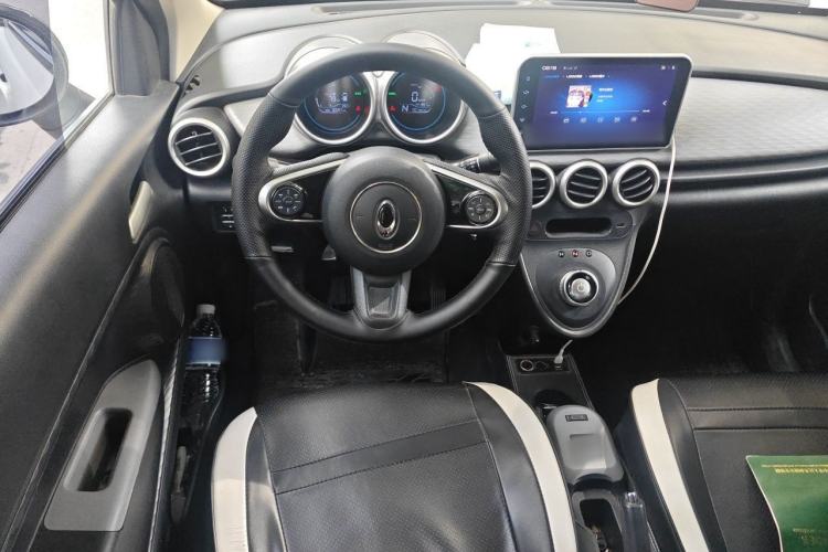 Used ORA Black Cat 2021 301 km Basic Version Steering Wheel