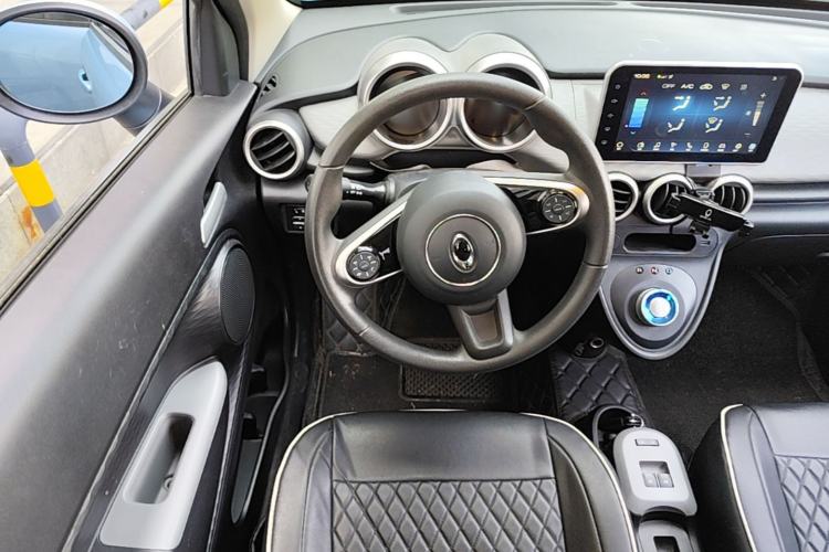 Used ORA Black Cat 2021 351 km Luxury Version Steering Wheel