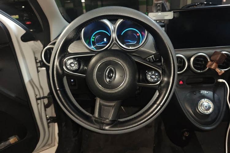 Used ORA Black Cat 2021 301 km Basic Version Steering Wheel