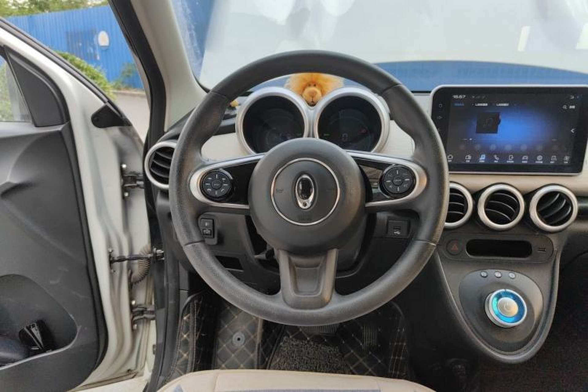 Used ORA Black Cat 2021 301 km Basic Version Steering Wheel