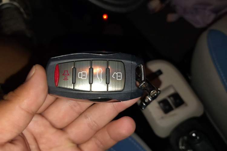 Used ORA Black Cat 2021 301 km Basic Version Vehicle Key