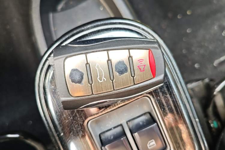 Used ORA Black Cat 2021 351 km Standard Version Vehicle Key
