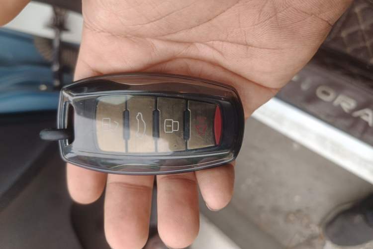 Used ORA Black Cat 2021 351 km Standard Version Vehicle Key