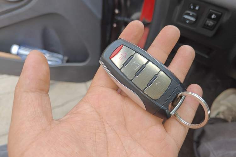 Used ORA Black Cat 2021 301 km Basic Version Vehicle Key