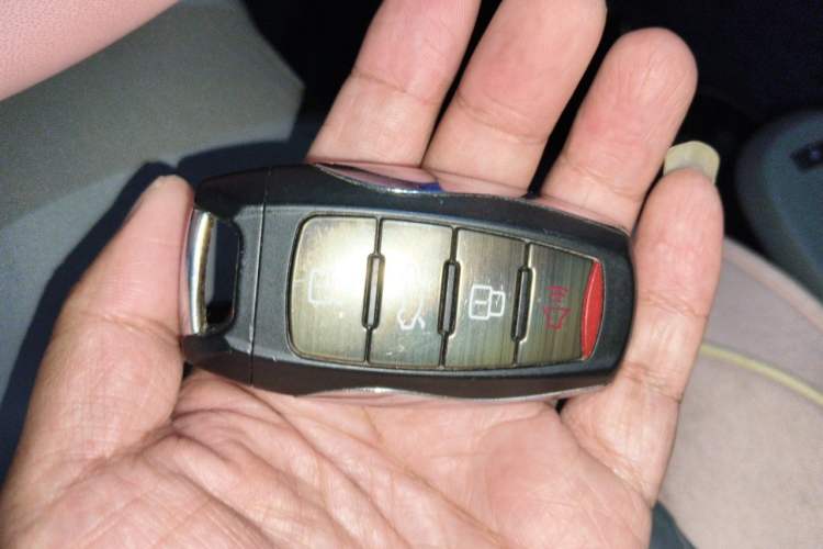 Used ORA Black Cat 2021 301 km Basic Version Vehicle Key