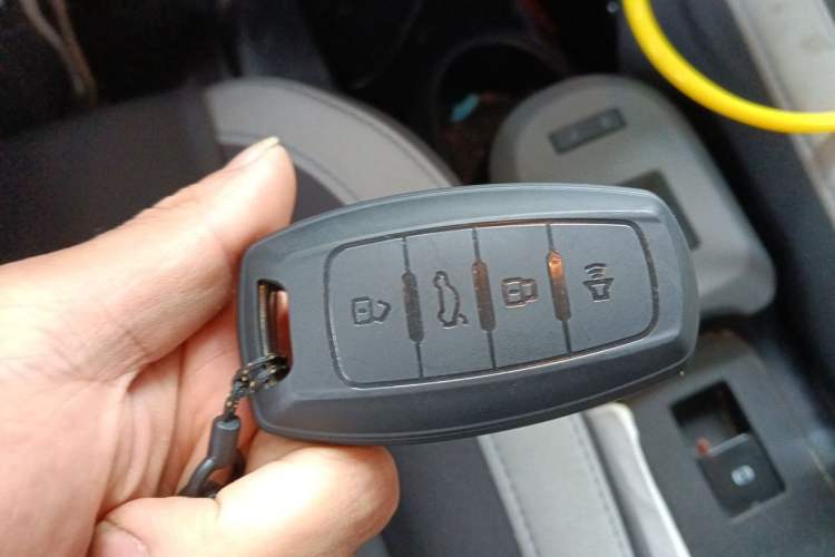 Used ORA Black Cat 2021 301km Cute Pet Edition Vehicle Key