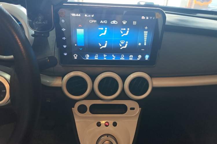 Used ORA Black Cat 2021 405 km Long-Range Version Audio And AC Panel