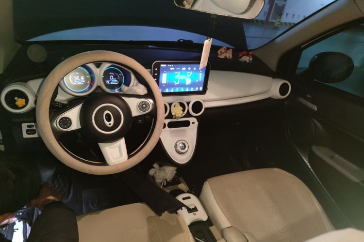 Used ORA Black Cat 2021 351 km Luxury Version Center Console