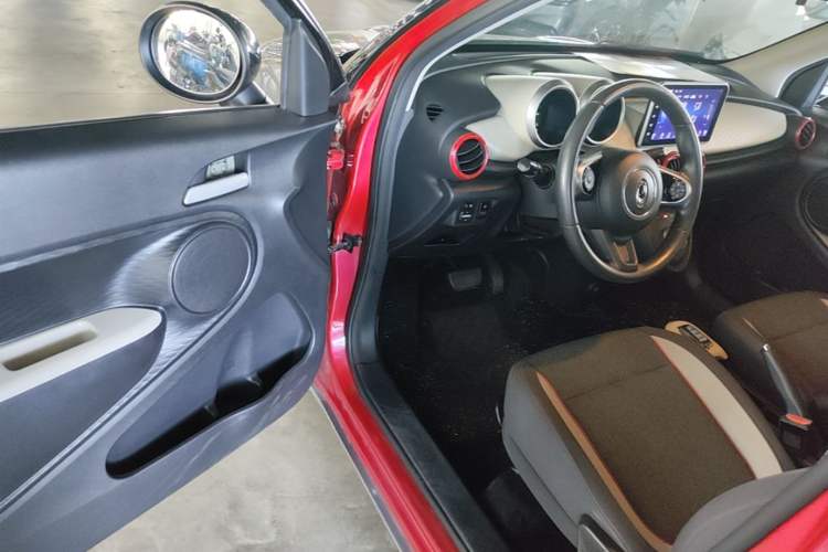 Used ORA Black Cat 2021 301 km Basic Version Driver Seat