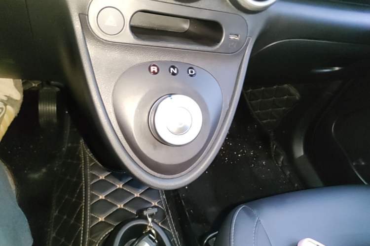 Used ORA Black Cat 2021 351 km Standard Version Gear Lever