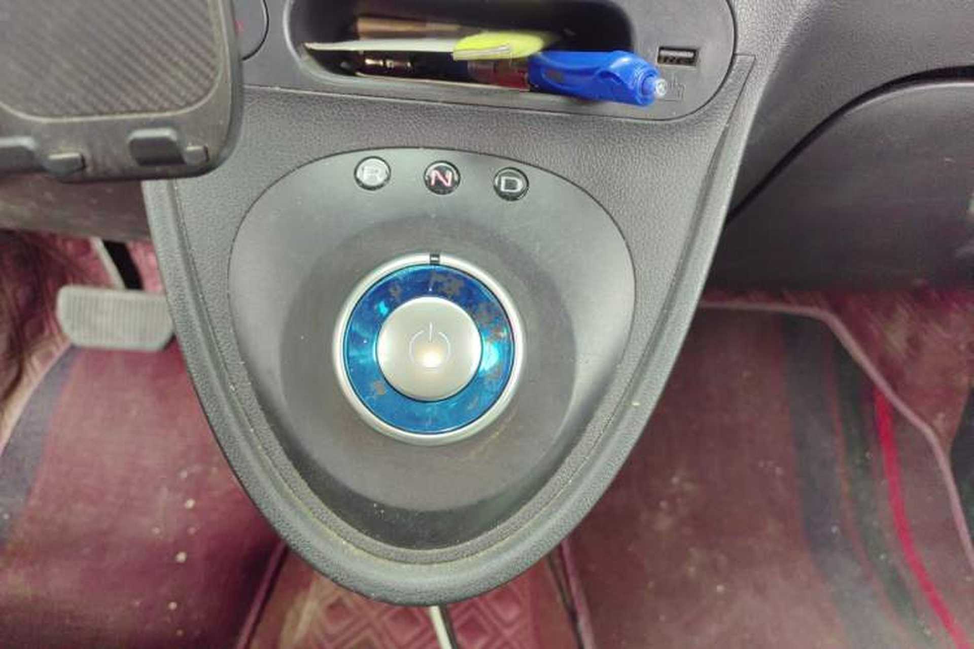 Used ORA Black Cat 2021 301 km Basic Version Gear Lever