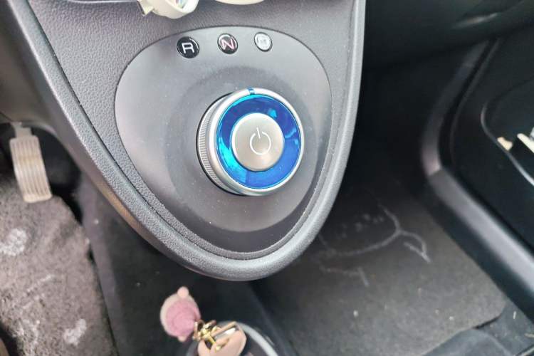 Used ORA Black Cat 2021 351 km Standard Version Gear Lever
