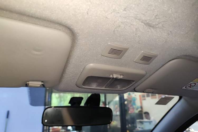 Used ORA Black Cat 2021 351 km Standard Version Headliner