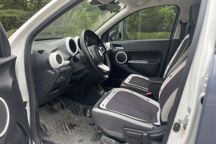 Used ORA Black Cat 2021 405 km Long-Range Version Interior 3