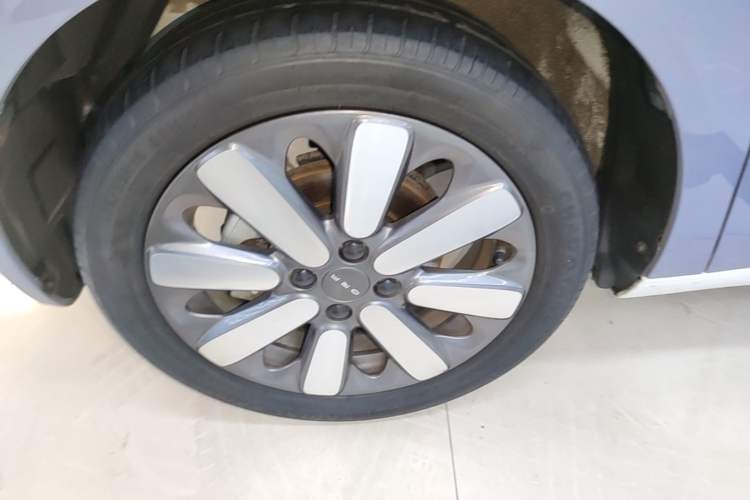 Used ORA Black Cat 2021 351 km Standard Version Left Front Wheel Hub