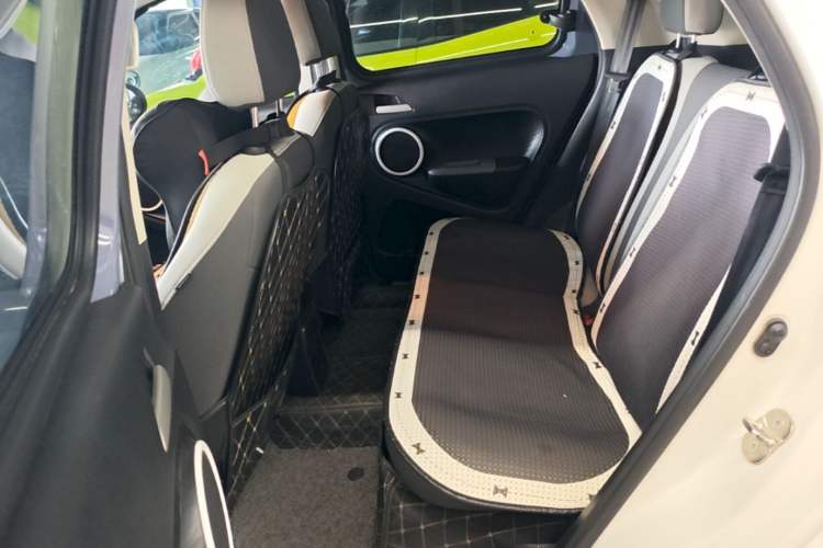 Used ORA Black Cat 2021 405 km Long-Range Version Left Rear Seat