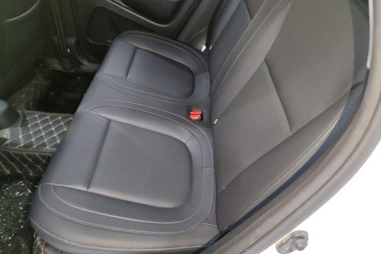 Used ORA Black Cat 2021 351 km Standard Version Left Rear Seat