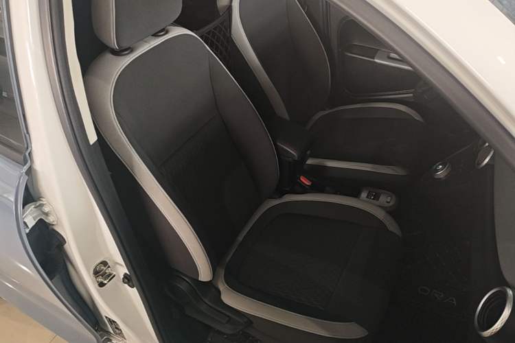 Used ORA Black Cat 2021 301km Cute Pet Edition Right Front Seat