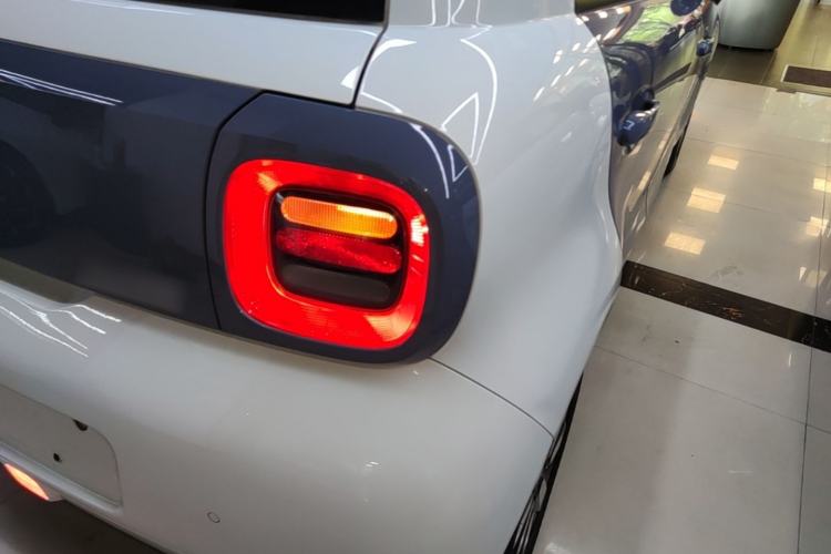 Used ORA Black Cat 2021 351 km Standard Version Right Rear Taillight