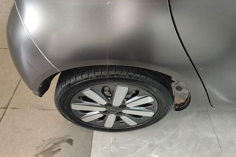Used ORA Black Cat 2021 351 km Luxury Version Right Rear Wheel Hub