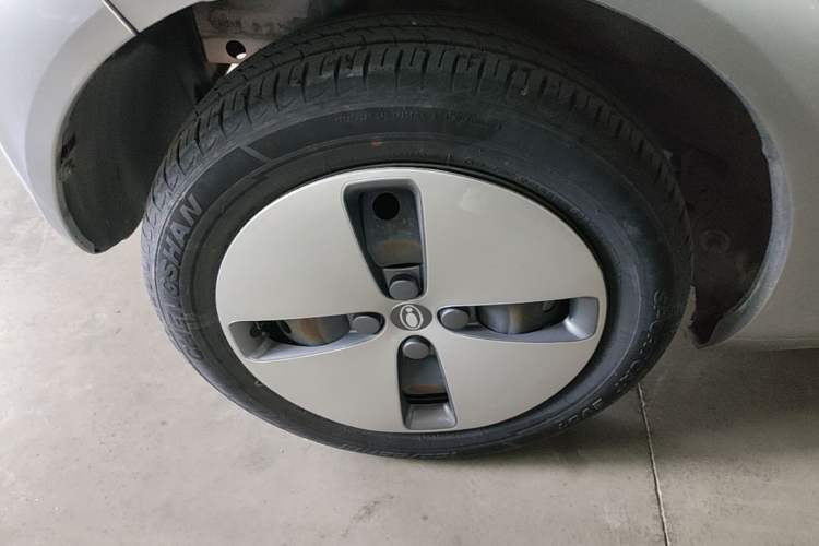 Used ORA Black Cat 2021 301 km Basic Version Right Rear Wheel Hub