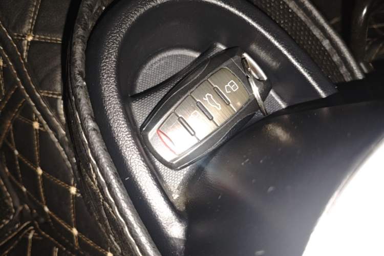 Used ORA Black Cat 2021 301km Cute Pet Edition Vehicle Key