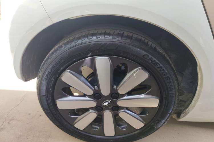 Used ORA Black Cat 2021 351 km Standard Version Exterior 5