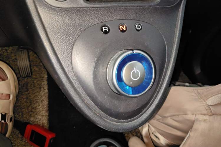 Used ORA Black Cat 2021 301 km Basic Version Gear Lever